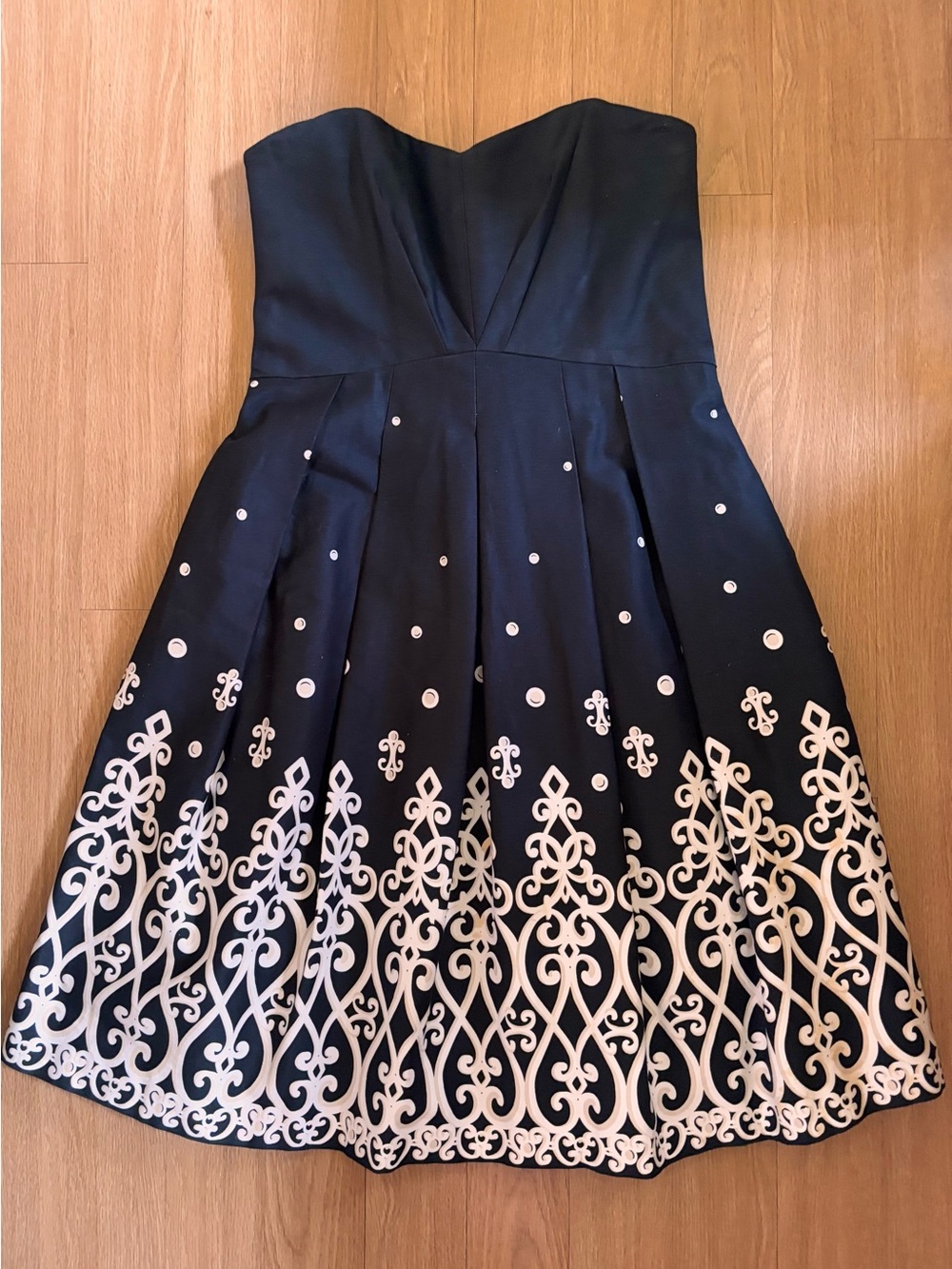 White House Black Market Black dress Strapless with White Filigree Bone in 8